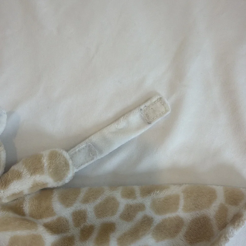 Carters Giraffe‎ Security Blanket Lovey Plush With Pacifier Holder Beige